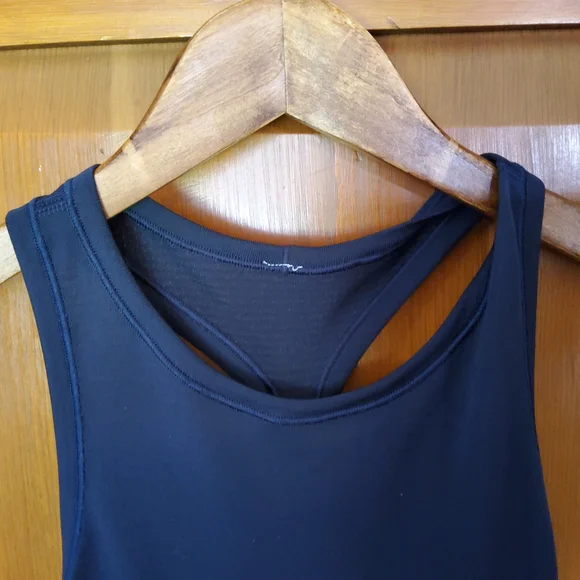 lululemon Swiftly T Back Tank Black Size 6 EUC - Picture 3 of 7